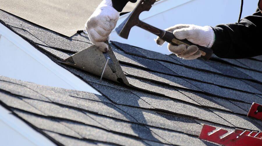 Expert Emergency Roof Repairs services in Mantador, ND